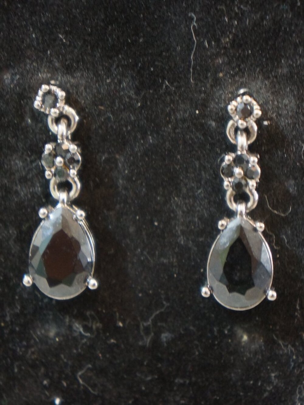 Vintage Signed MONET Black Teardrop Dangle Earrings